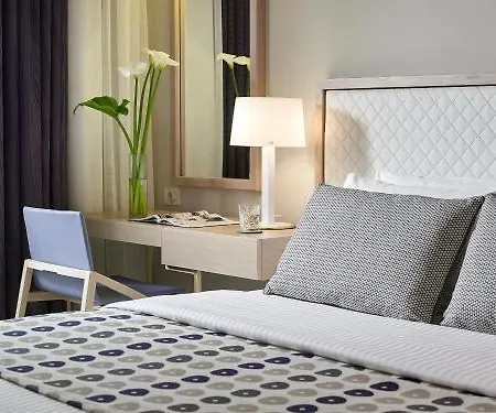 Irida Hotel 3*
